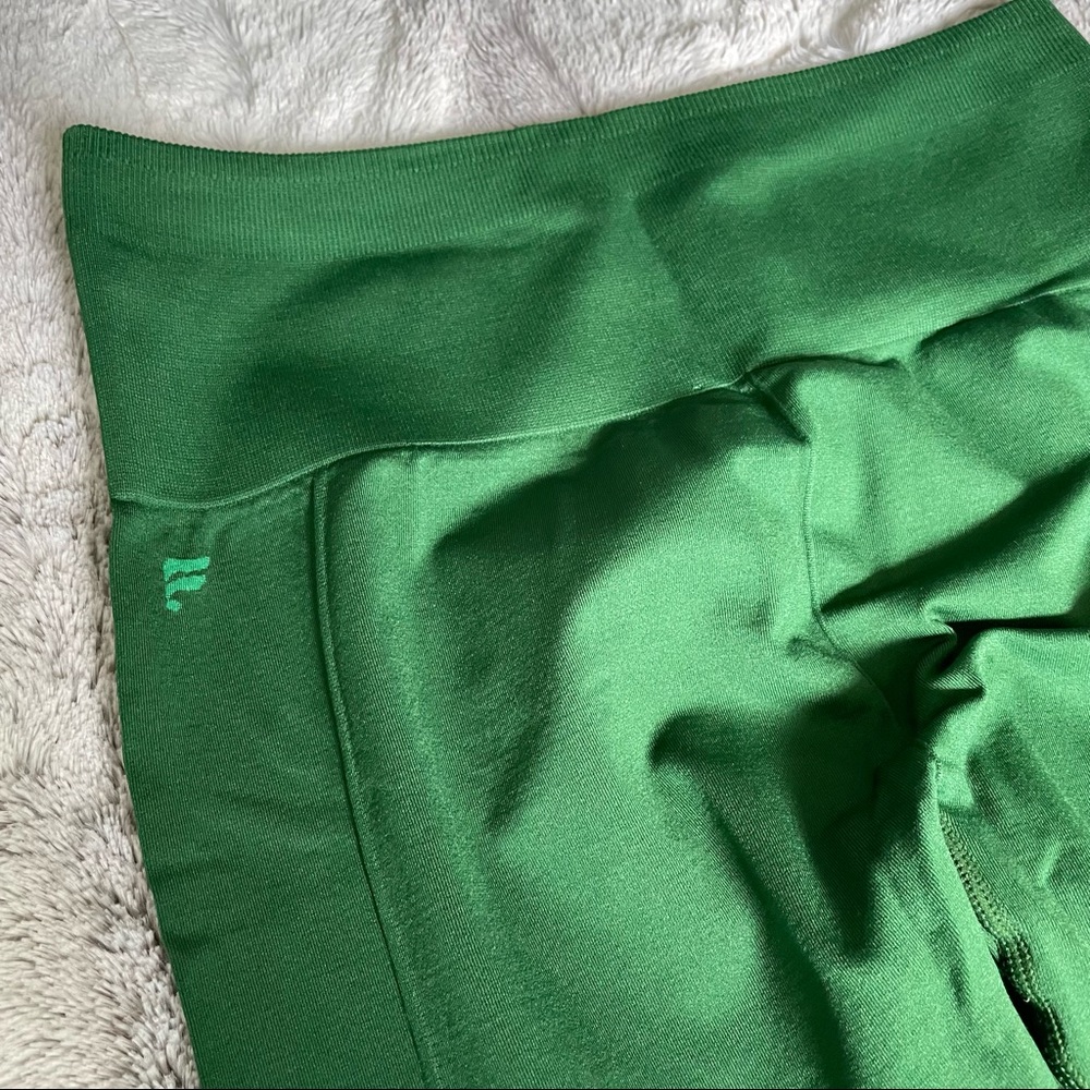 Fabletics | Sync High-waisted Perforated 7/8 emerald green leggings size M